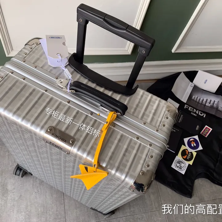スーパーコピー フェンディ スーツケース