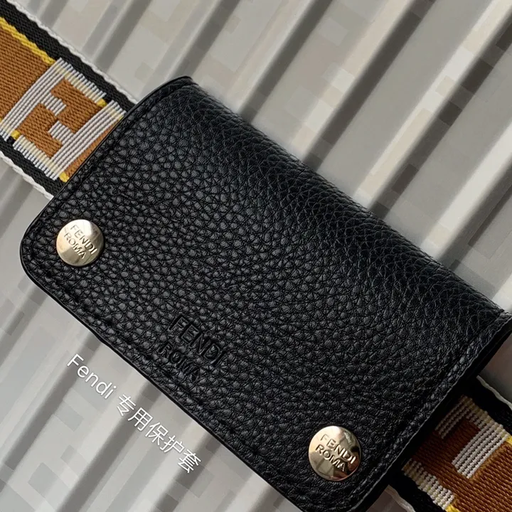 スーパーコピー フェンディ スーツケース