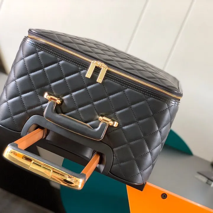 スーパーコピー シャネル スーツケース