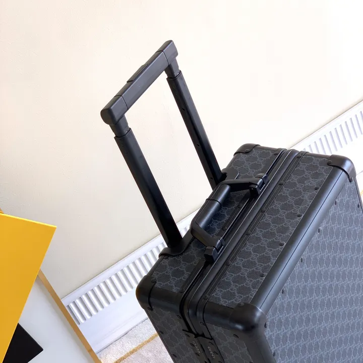 スーパーコピー グッチ スーツケース