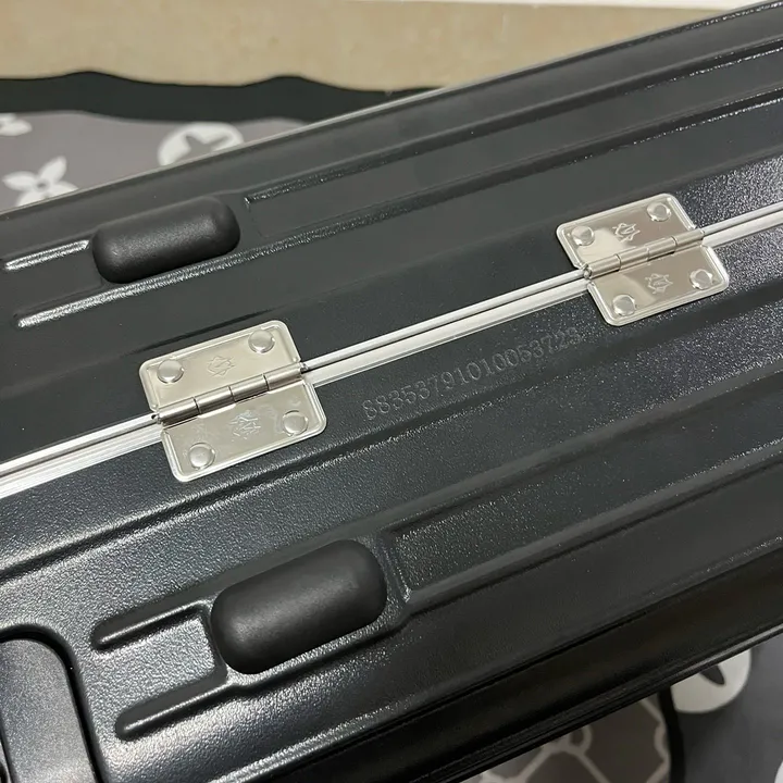 スーパーコピー リモワ スーツケース