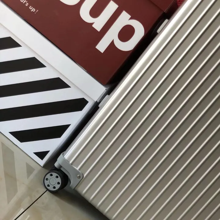 スーパーコピー リモワ スーツケース