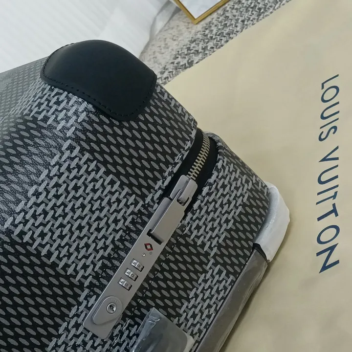 スーパーコピー ルイヴィトン スーツケース