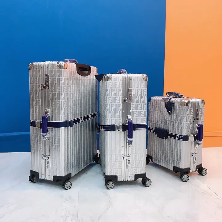 スーパーコピー フェンディ スーツケース