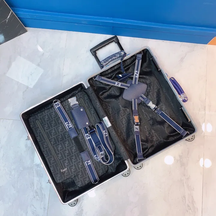 スーパーコピー フェンディ スーツケース