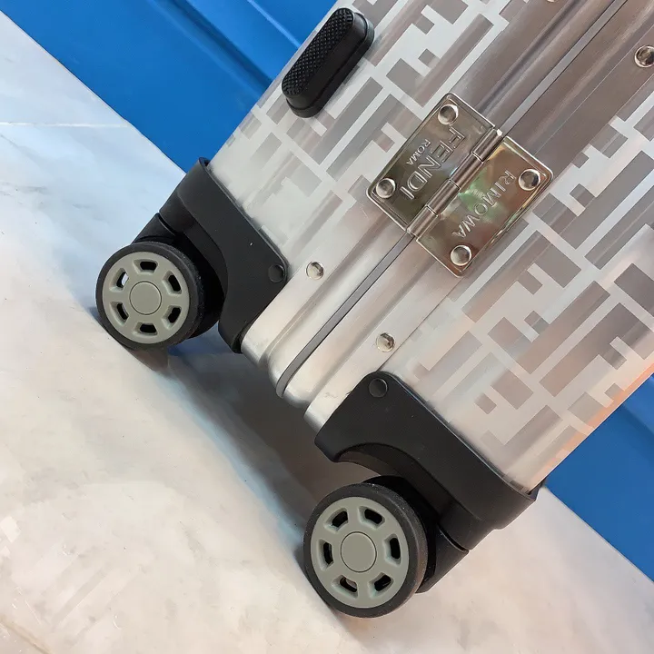 スーパーコピー ディオール スーツケース