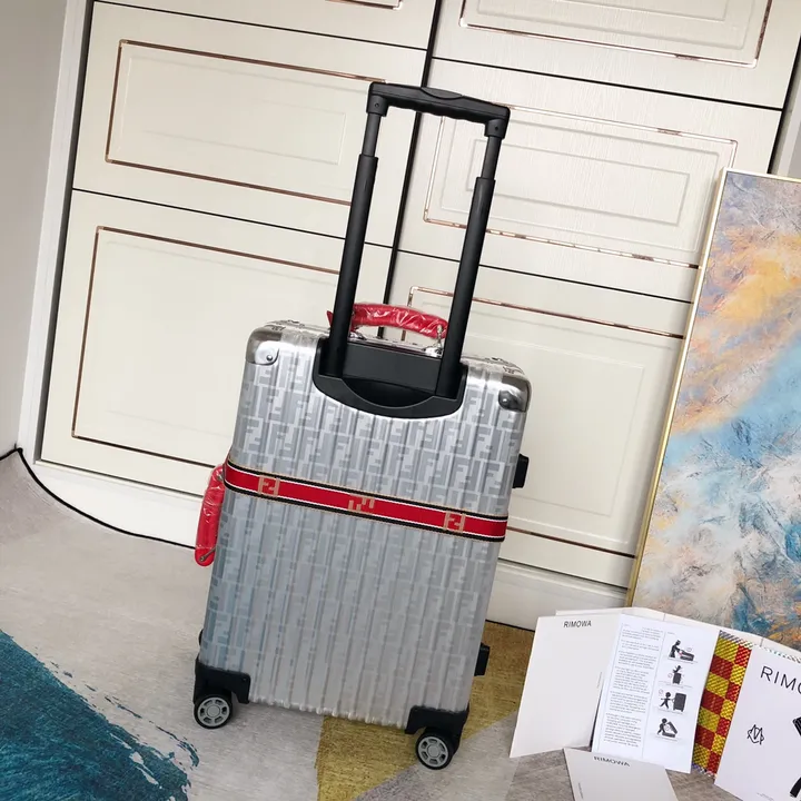 スーパーコピー ディオール スーツケース