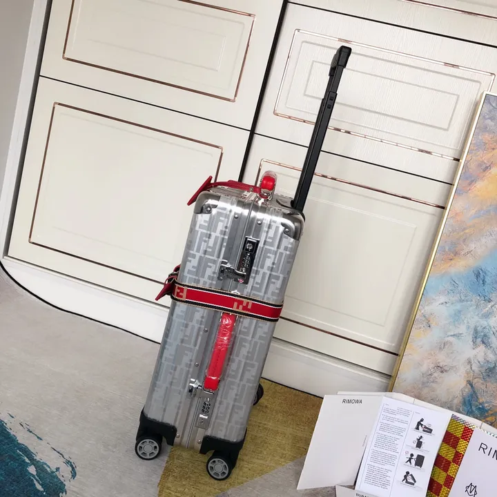 スーパーコピー ディオール スーツケース