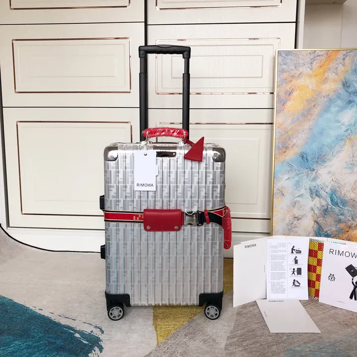 スーパーコピー フェンディ スーツケース