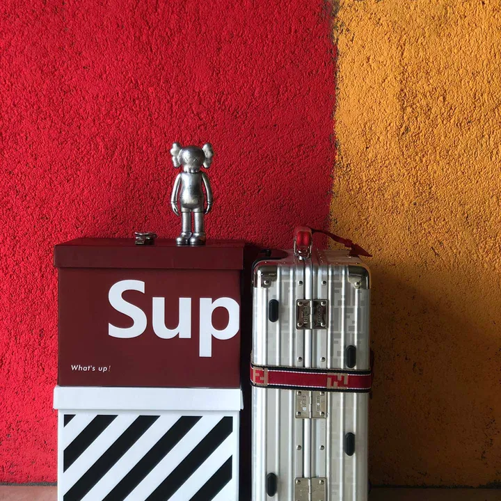 スーパーコピー フェンディ スーツケース