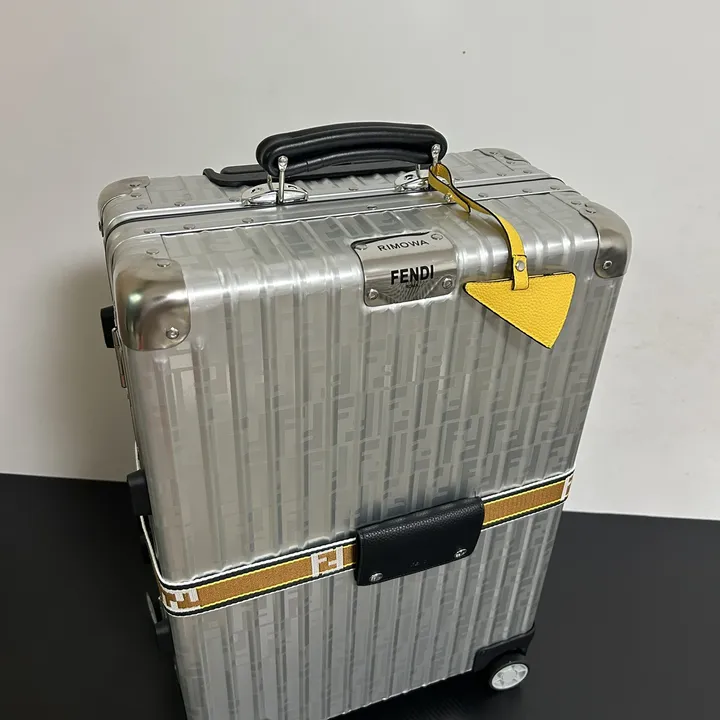 スーパーコピー ディオール スーツケース