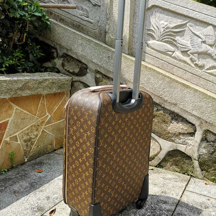 スーパーコピー ルイヴィトン スーツケース