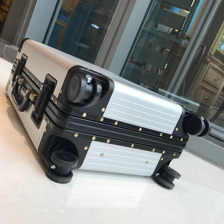 スーパーコピー グッチ スーツケース