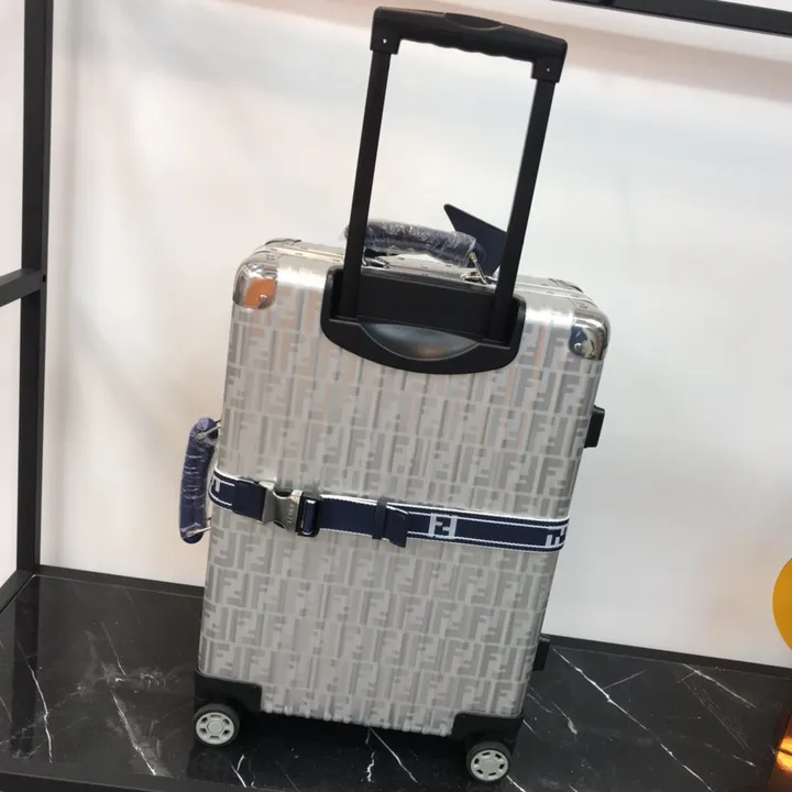 スーパーコピー ディオール スーツケース