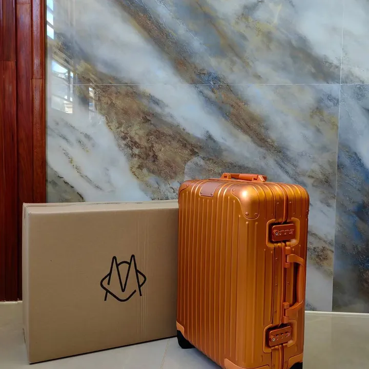 スーパーコピー リモワ スーツケース