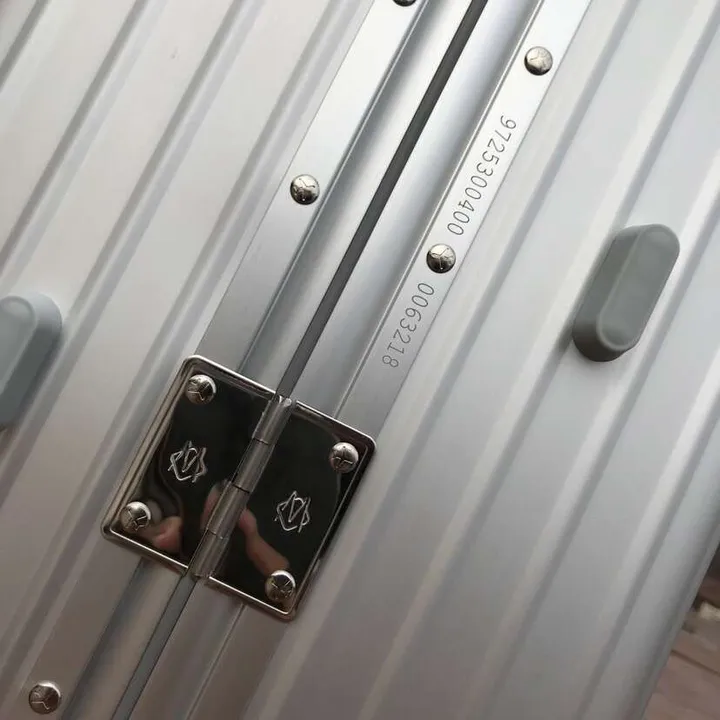 スーパーコピー リモワ スーツケース