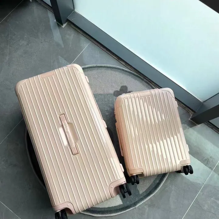 スーパーコピー リモワ スーツケース