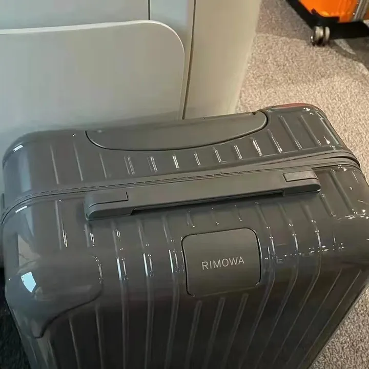 スーパーコピー リモワ スーツケース