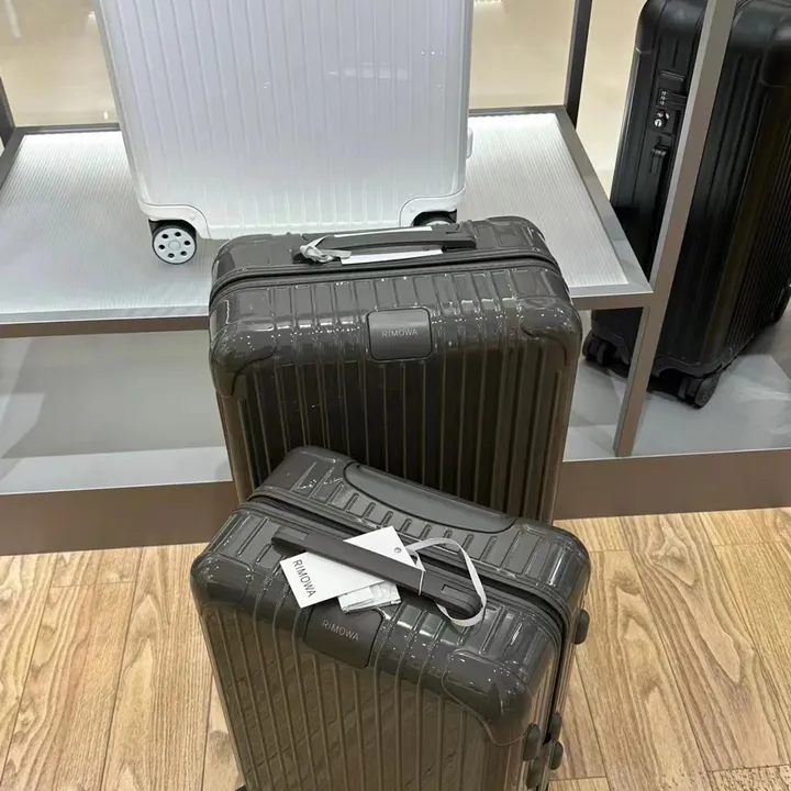 スーパーコピー リモワ スーツケース