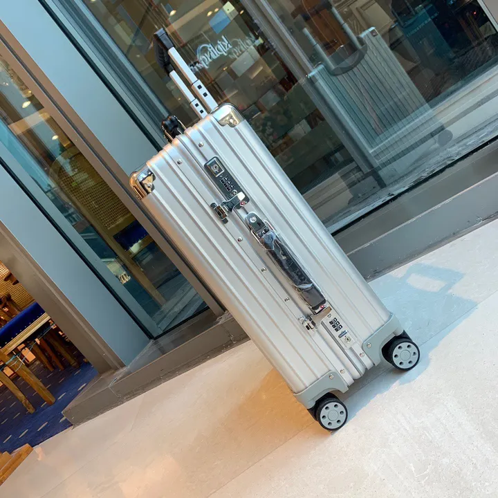 スーパーコピー リモワ スーツケース