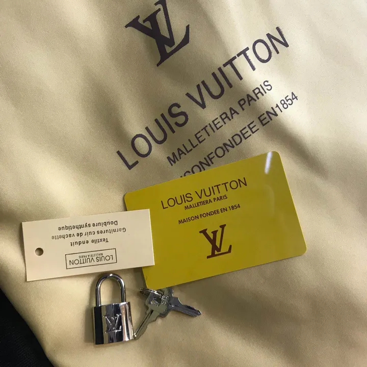 スーパーコピー ルイヴィトン スーツケース