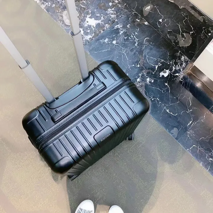 スーパーコピー リモワ スーツケース