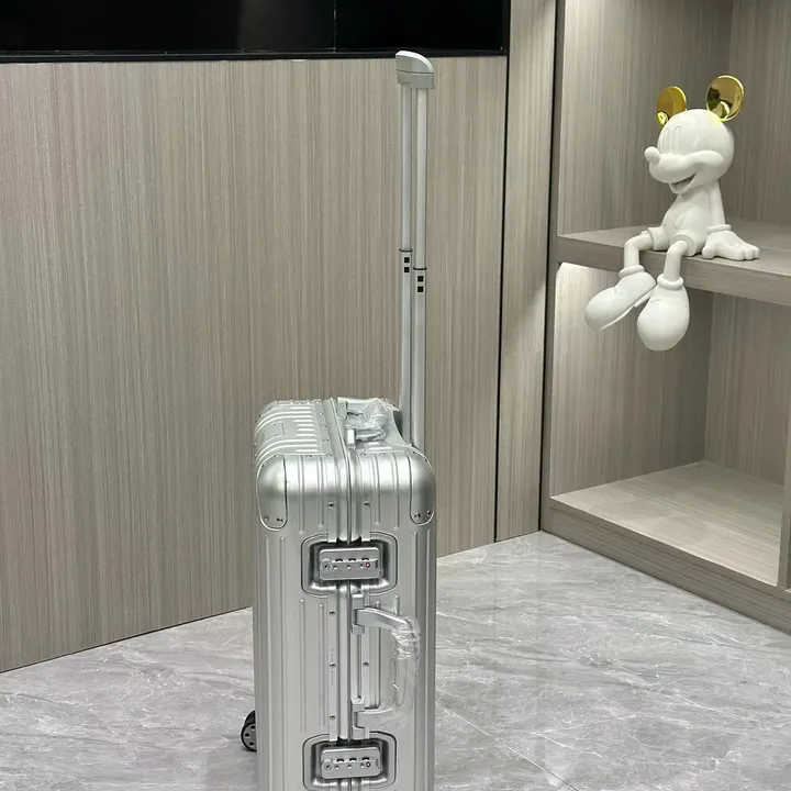 スーパーコピー リモワ スーツケース