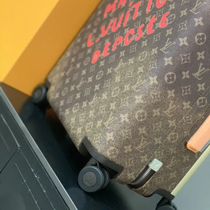 スーパーコピー ルイヴィトン スーツケース