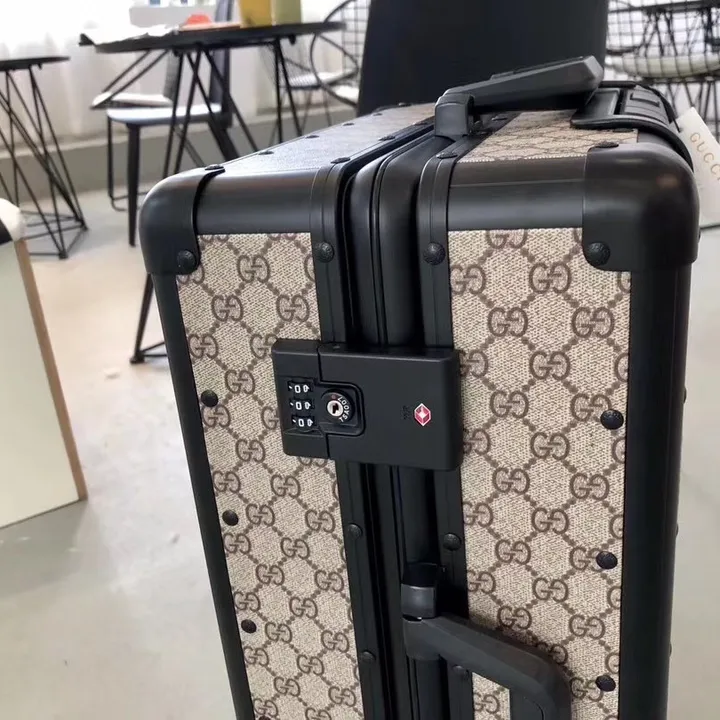 スーパーコピー グッチ スーツケース