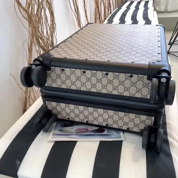 スーパーコピー グッチ スーツケース