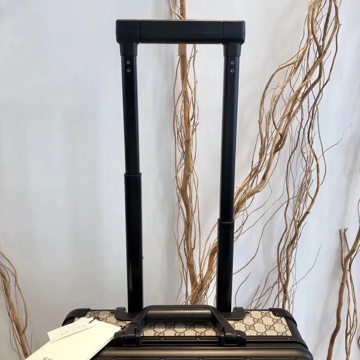 スーパーコピー グッチ スーツケース