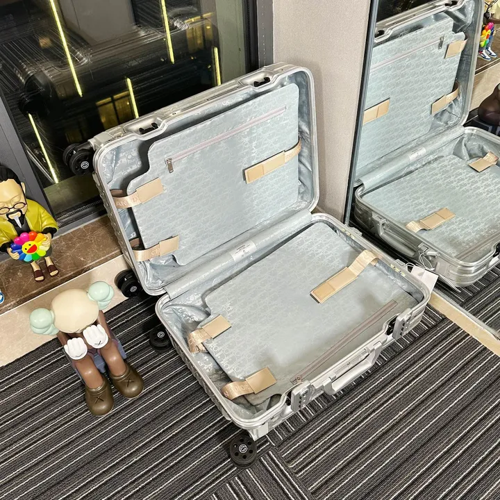 スーパーコピー ディオール スーツケース