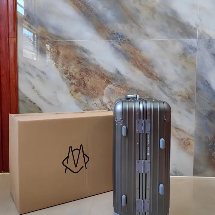 スーパーコピー リモワ スーツケース