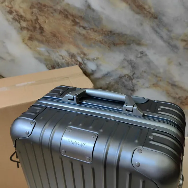 スーパーコピー リモワ スーツケース