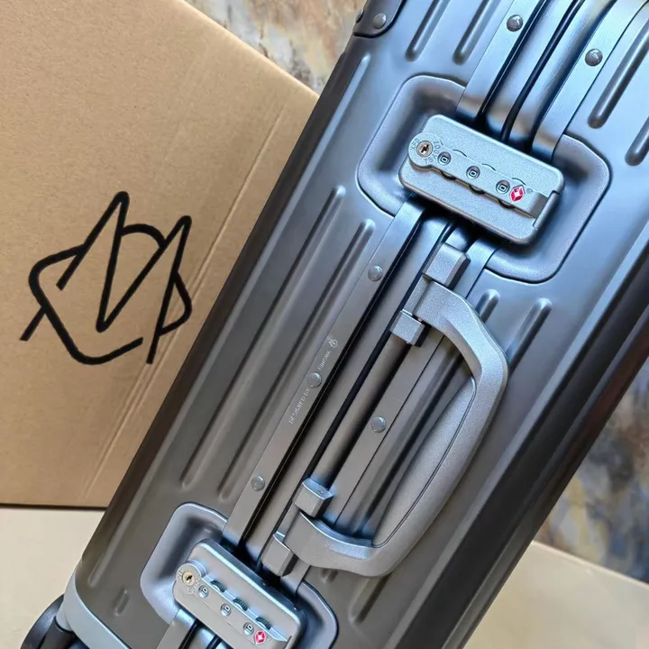 スーパーコピー リモワ スーツケース