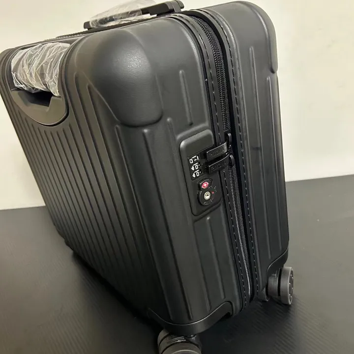 スーパーコピー リモワ スーツケース