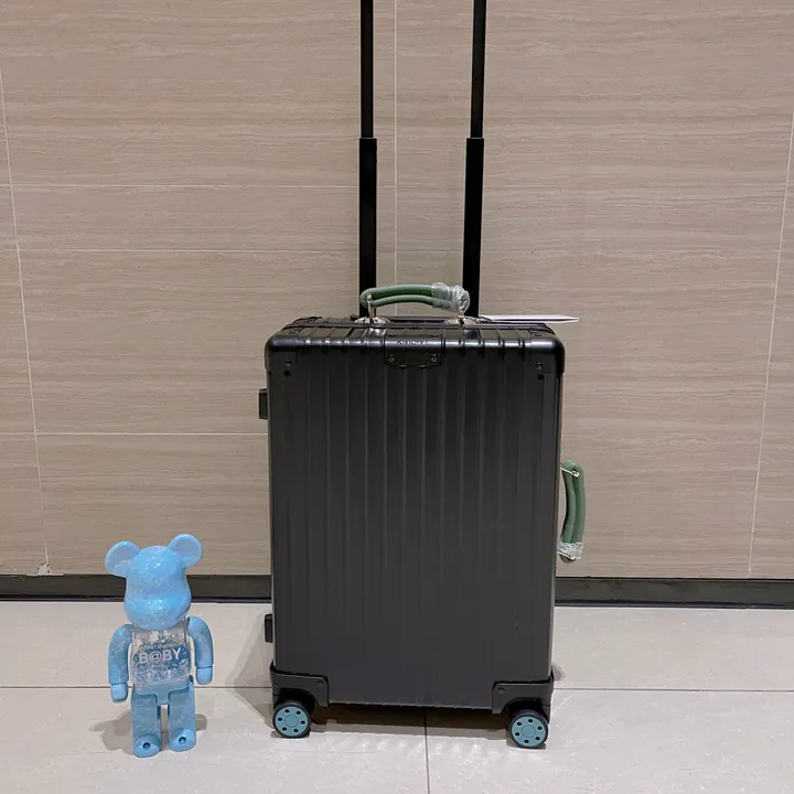 スーパーコピー リモワ スーツケース