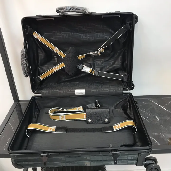 スーパーコピー ディオール スーツケース