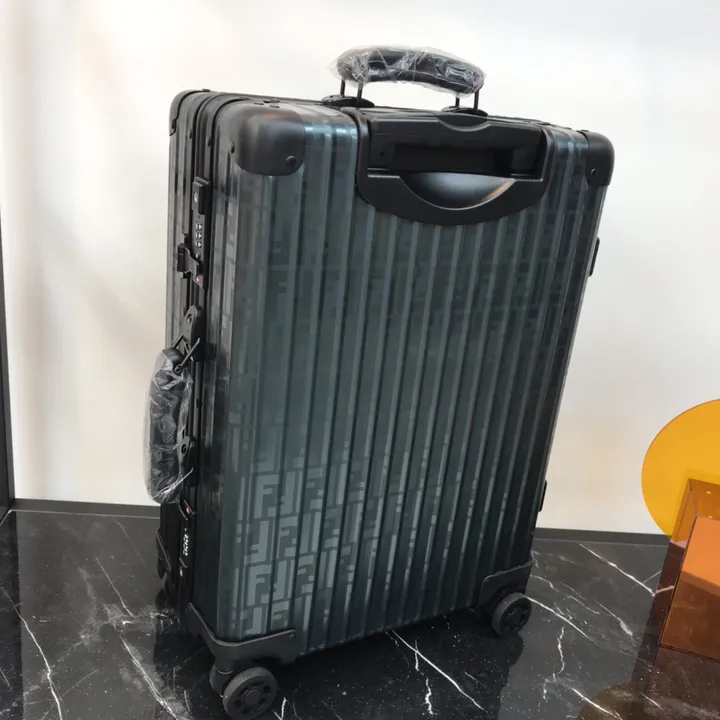 スーパーコピー ディオール スーツケース