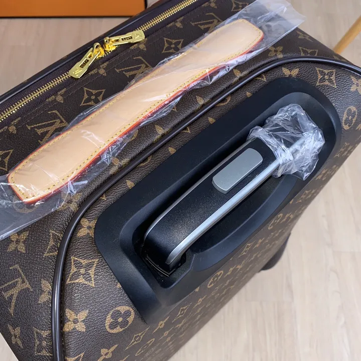 スーパーコピー ルイヴィトン スーツケース