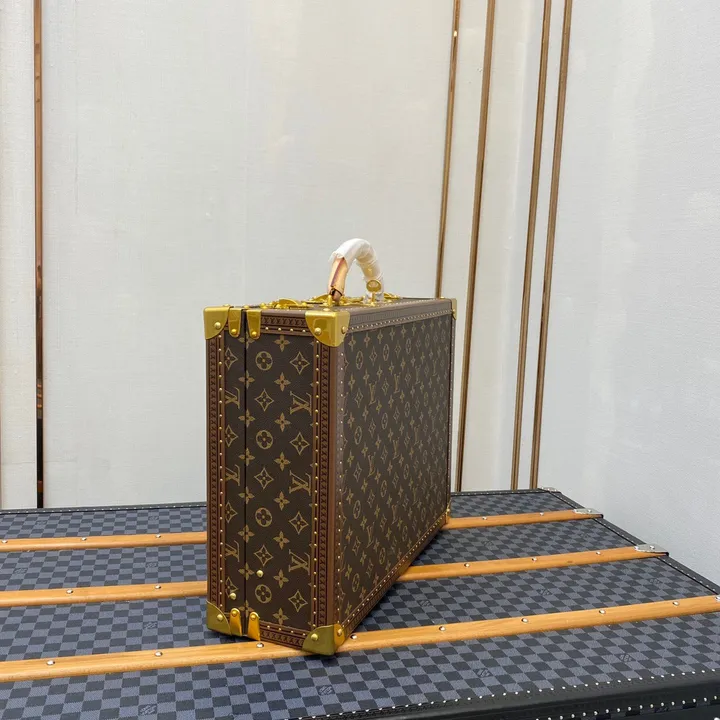 スーパーコピー ルイヴィトン スーツケース