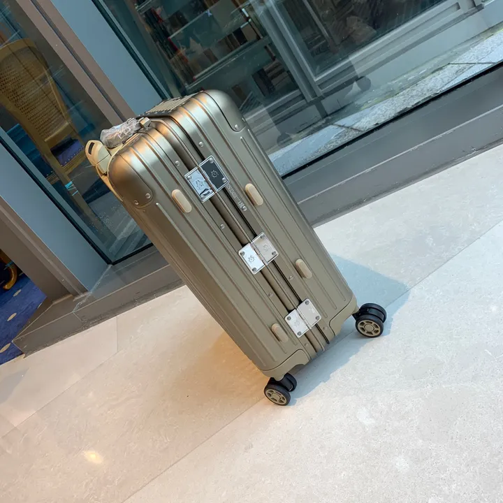 スーパーコピー リモワ スーツケース