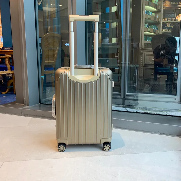 スーパーコピー リモワ スーツケース