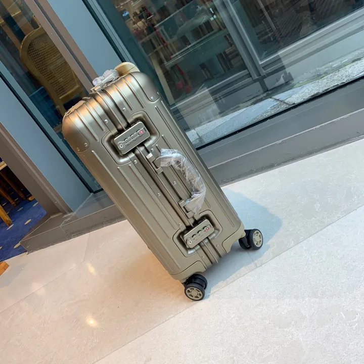 スーパーコピー リモワ スーツケース