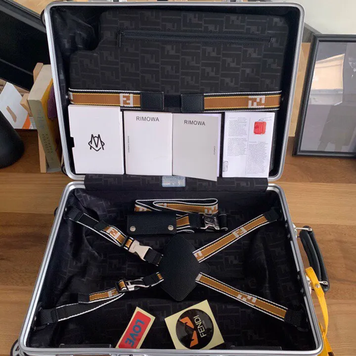 スーパーコピー ディオール スーツケース