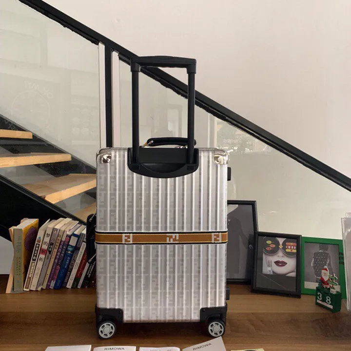 スーパーコピー ディオール スーツケース