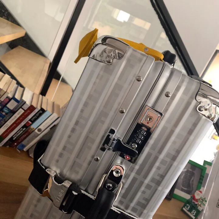 スーパーコピー ディオール スーツケース