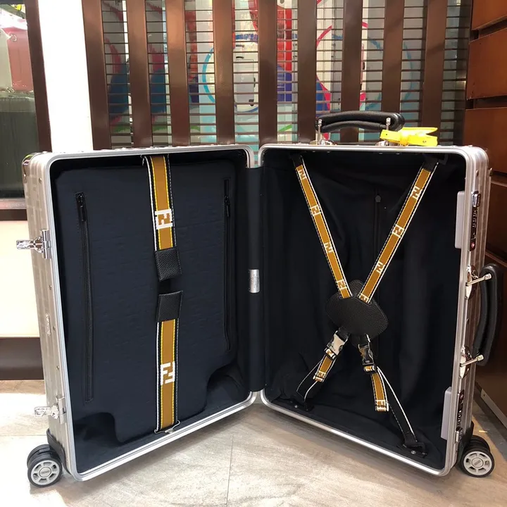 スーパーコピー ディオール スーツケース