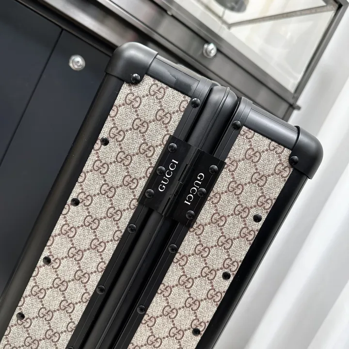 スーパーコピー グッチ スーツケース