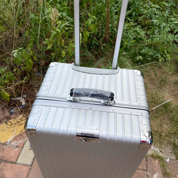 スーパーコピー リモワ スーツケース